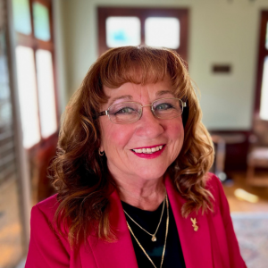 Beth Thacker Headshot
